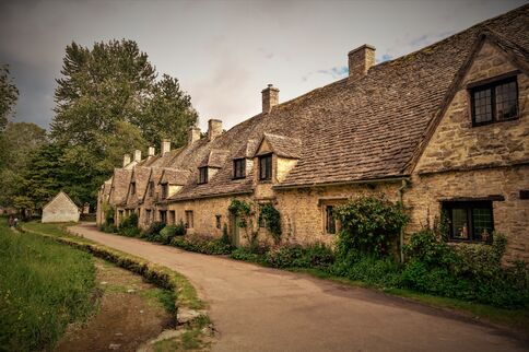 Farm-house-building-chateau-home-village-678725-pxhere.com2